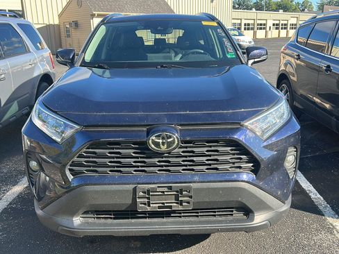 Used 2021 Toyota RAV4 XLE Premium AWD/4WD image 7