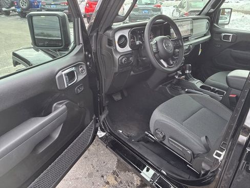 New 2026 Jeep Gladiator Sport image 12