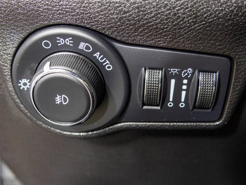 Used 2023 Jeep Compass Limited AWD/4WD image 34