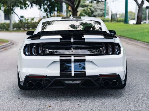 Used 2022 Ford Mustang Shelby GT500 w/ Technology Package RWD image 5