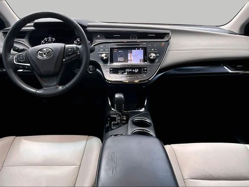 Used 2018 Toyota Avalon XLE Premium FWD image 16