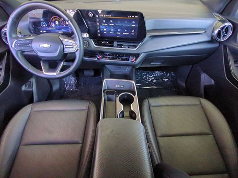 Used 2025 Chevrolet Equinox LT w/ Convenience Package II FWD image 13