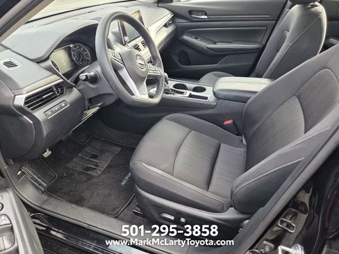 Used 2025 Nissan Altima 2.5 SV FWD image 8