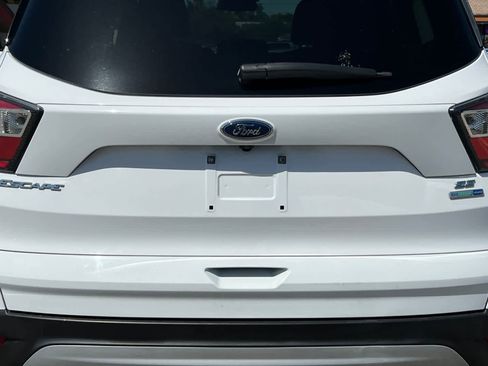 Used 2017 Ford Escape SE image 19