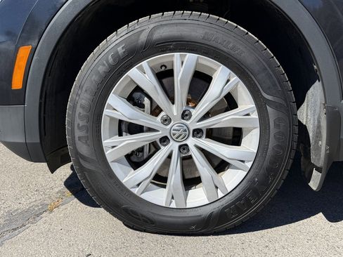 Used 2020 Volkswagen Tiguan S image 11