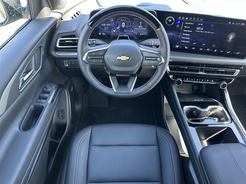 Certified 2025 Chevrolet Traverse LT w/ Enhanced Driving Package image 17