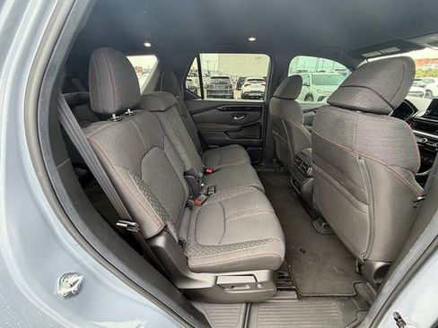 Used 2025 Honda Pilot Sport image 21