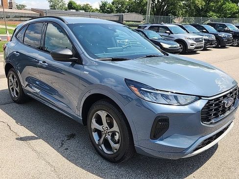 Used 2024 Ford Escape ST-Line w/ Tech Pack #1 AWD/4WD image 2