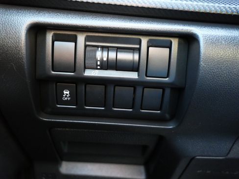 Used 2019 Subaru Crosstrek 2.0i Premium image 24