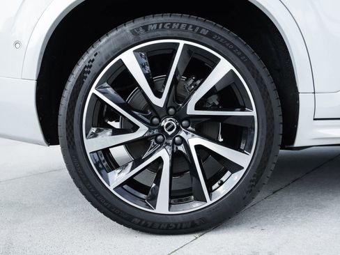 Used 2023 Volvo XC90 T8 Plus w/ Protection Package image 29