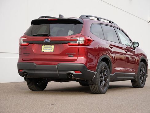 Used 2023 Subaru Ascent Onyx Edition image 3