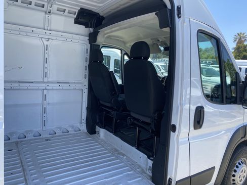 Used 2024 RAM ProMaster 2500 w/ Safety Group FWD image 18