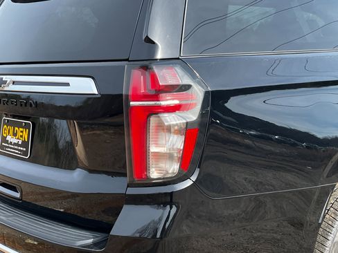 Used 2023 Chevrolet Suburban High Country image 12