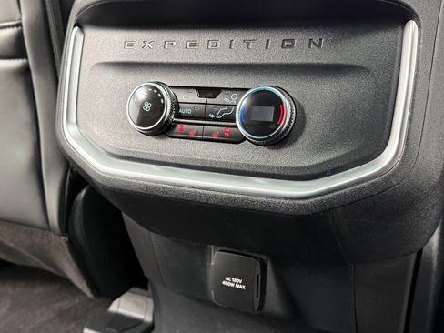 Used 2025 Ford Expedition Max Platinum AWD/4WD image 37