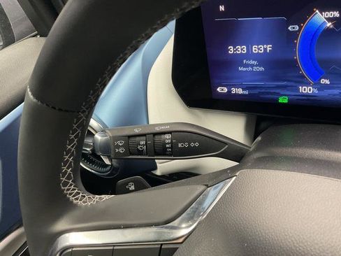 Used 2025 Chevrolet Equinox EV LT image 18