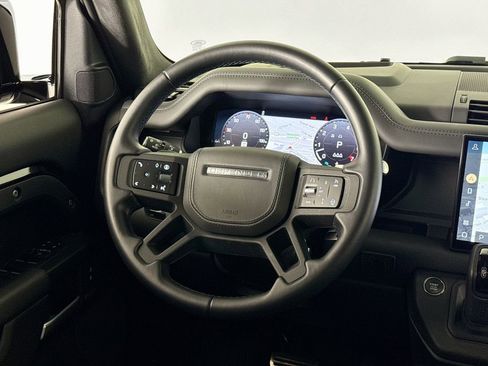 Used 2025 Land Rover Defender 110 V8 AWD/4WD image 20