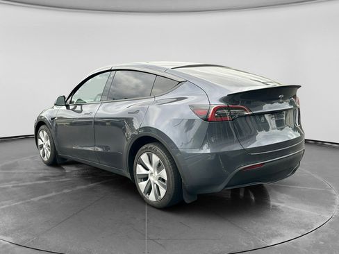 Used 2023 Tesla Model Y Long Range AWD/4WD image 3