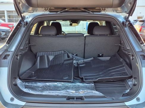 New 2026 Chevrolet Equinox EV LT image 9