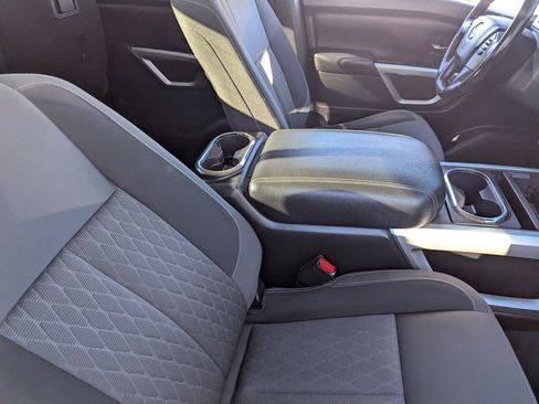 Certified 2021 Nissan Titan SV w/ SV Convenience Package image 11