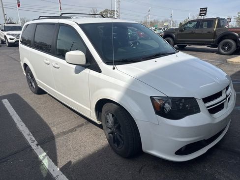 Used 2019 Dodge Grand Caravan GT FWD image 2