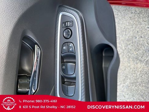 Certified 2025 Nissan Versa SR w/ Trunk Package image 12