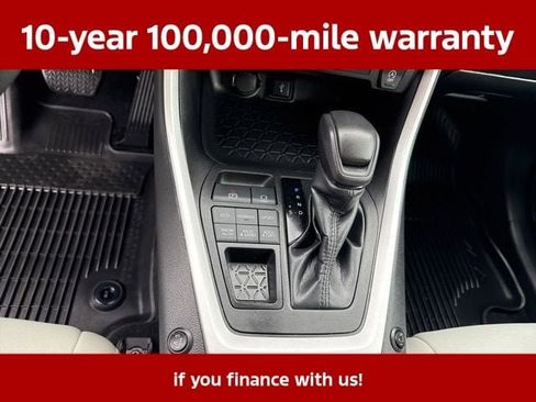 Used 2022 Toyota RAV4 LE AWD/4WD image 14