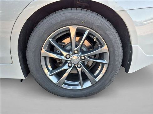 Used 2017 INFINITI Q50 Signature Edition w/ All Weather Package (L93) AWD/4WD image 14