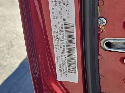 Used 2019 Jeep Cherokee Limited image 25