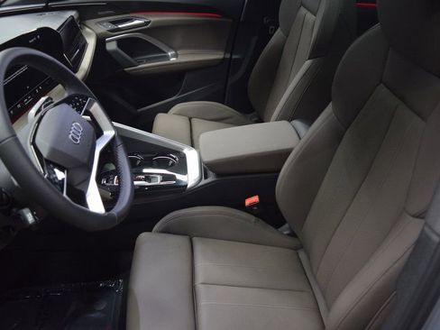 New 2025 Audi Q5 Prestige image 4