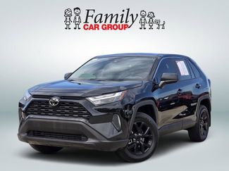 Used 2025 Toyota RAV4 LE video 1