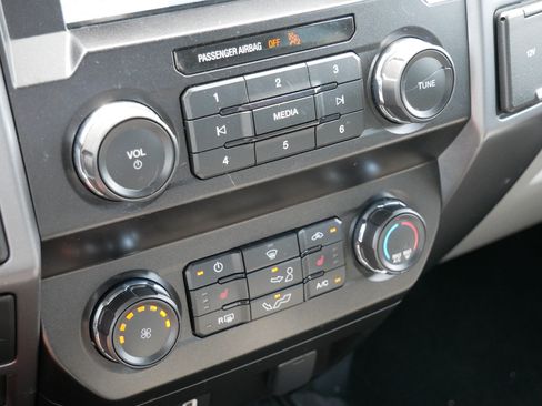 Used 2020 Ford F150 XLT w/ Equipment Group 302A Luxury AWD/4WD image 22