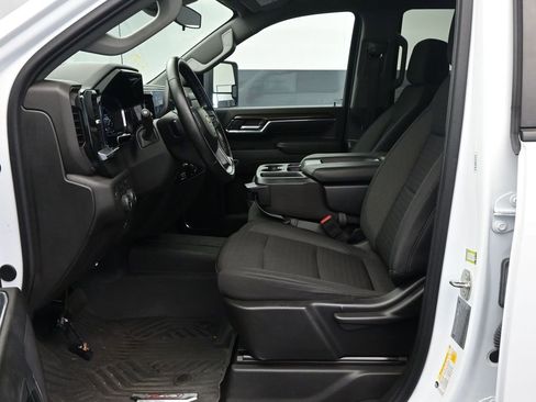 Used 2024 Chevrolet Silverado 2500 LT image 19