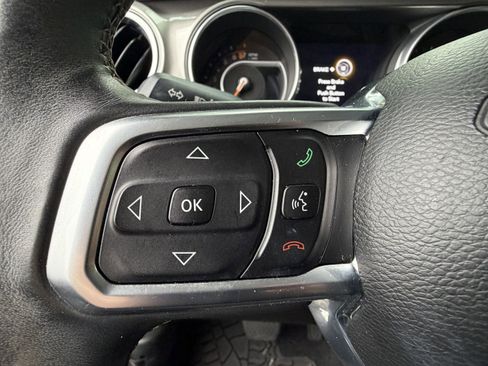 Used 2018 Jeep Wrangler Unlimited Sahara AWD/4WD image 19