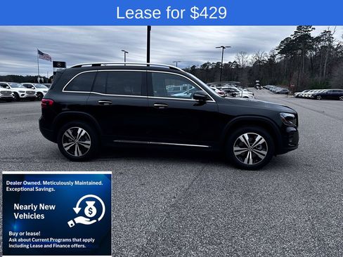 Used 2025 Mercedes-Benz GLB 250 4MATIC image 13