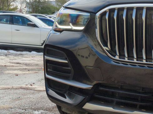 Certified 2022 BMW X5 xDrive40i image 11