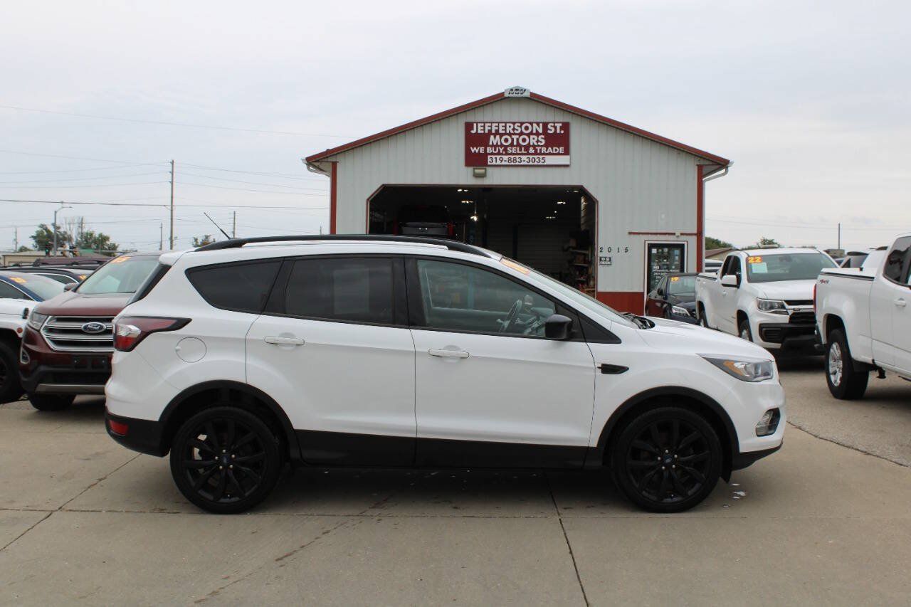 Used 2018 Ford Escape SE w/ SE Sport Appearance Package AWD/4WD image 1