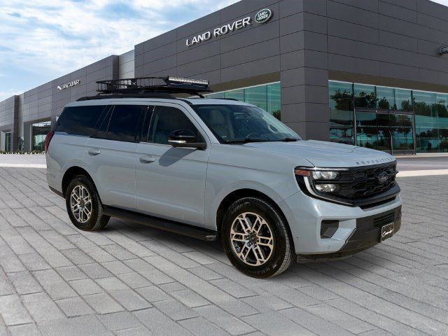 Used 2025 Ford Expedition Active RWD image 7