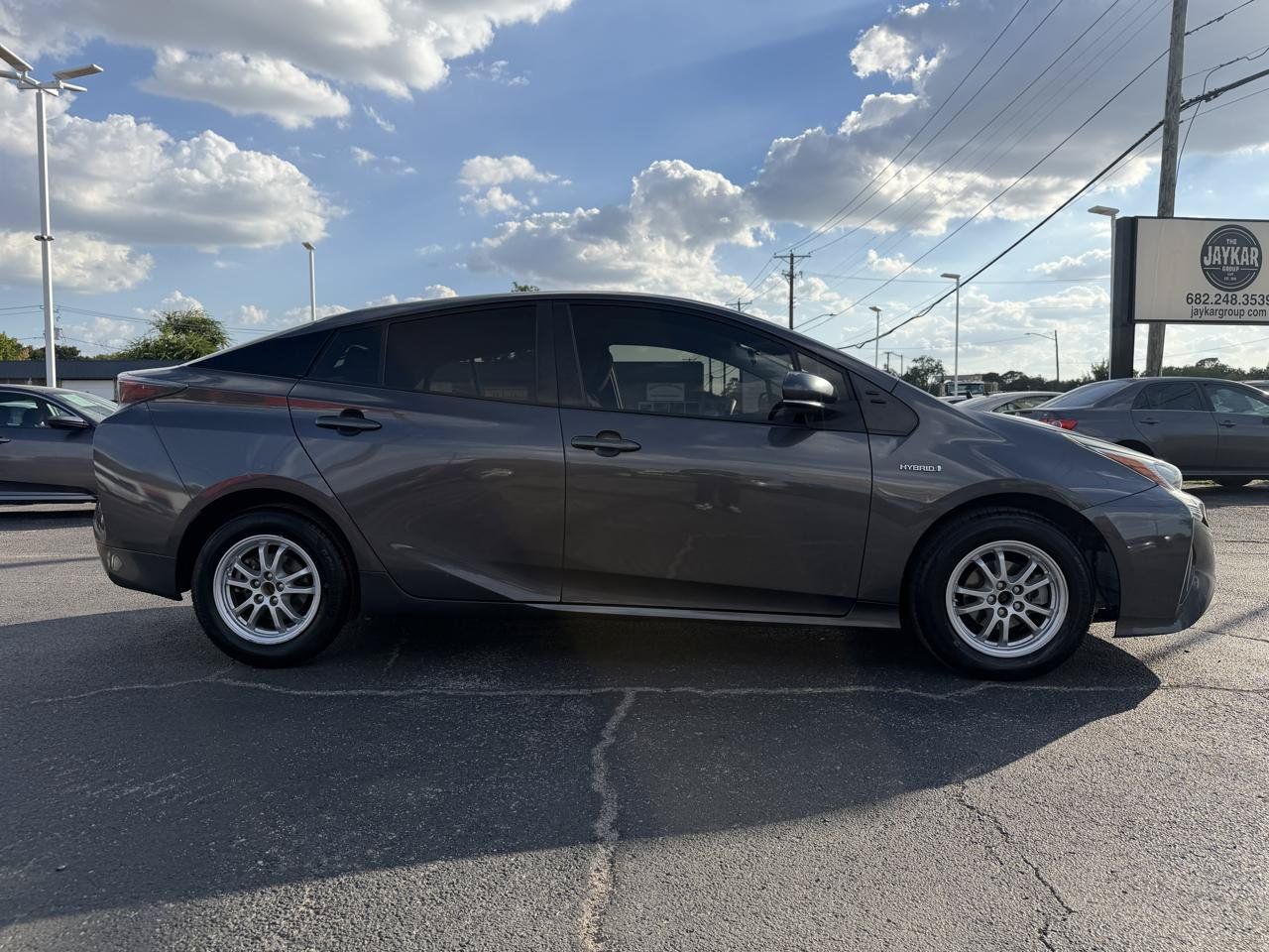 Used 2017 Toyota Prius Two FWD image 4