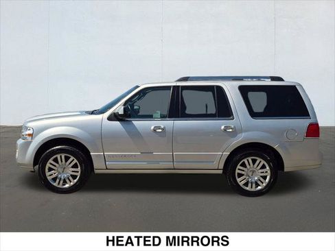 Used 2014 Lincoln Navigator 4WD image 2