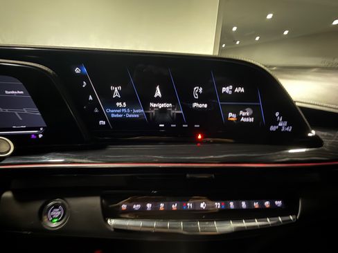 Used 2023 Cadillac Escalade V w/ LPO, ONYX Package AWD/4WD image 40