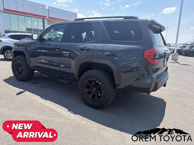 Used 2025 Toyota 4Runner SR5 AWD/4WD image 13