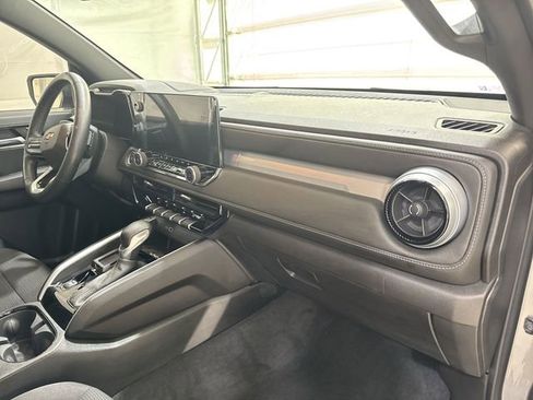 Used 2024 Chevrolet Colorado LT w/ LT Convenience Package II RWD image 29