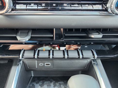 New 2026 GMC Canyon Elevation w/ Convenience Package image 28