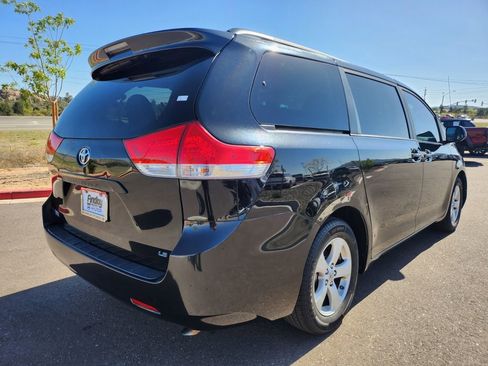 Used 2012 Toyota Sienna LE w/ Towing Pkg FWD image 6