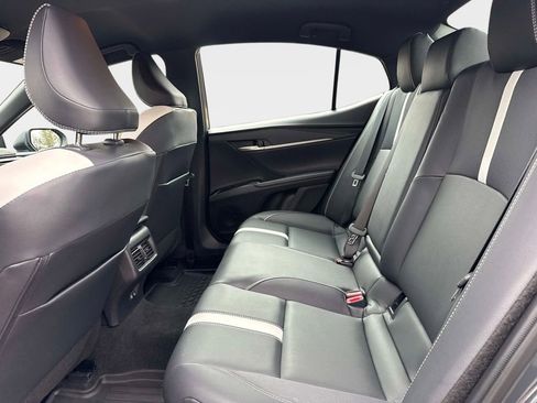 Used 2025 Toyota Camry SE image 14