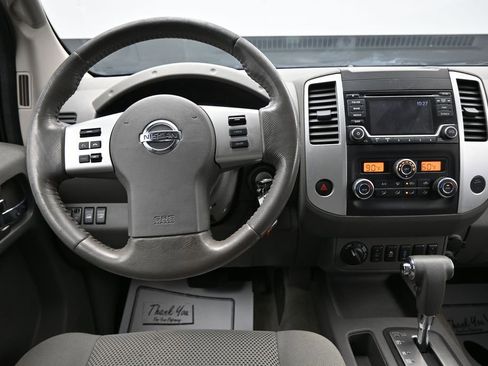 Used 2016 Nissan Frontier SV w/ SV Value Truck Package AWD/4WD image 13