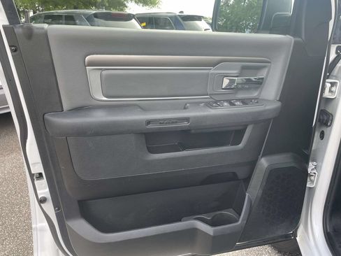 Used 2024 RAM 1500 Classic SLT AWD/4WD image 16