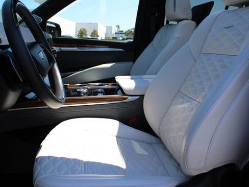 Used 2025 Cadillac Escalade Sport Platinum AWD/4WD image 41