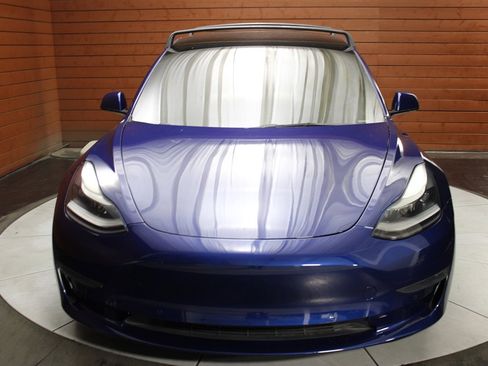 Used 2022 Tesla Model 3 Performance image 3
