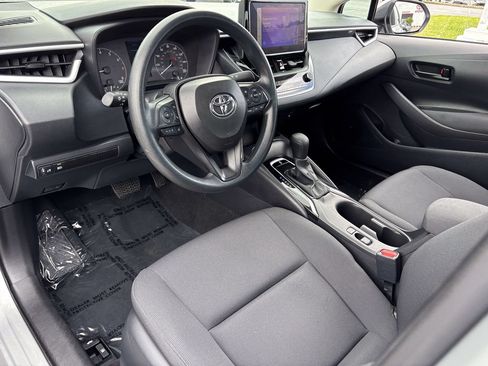 Used 2025 Toyota Corolla LE FWD image 16
